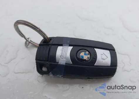 2009 BMW 328I xDrive z USA, uszkodzony, nr VIN WBAPK53529A510884